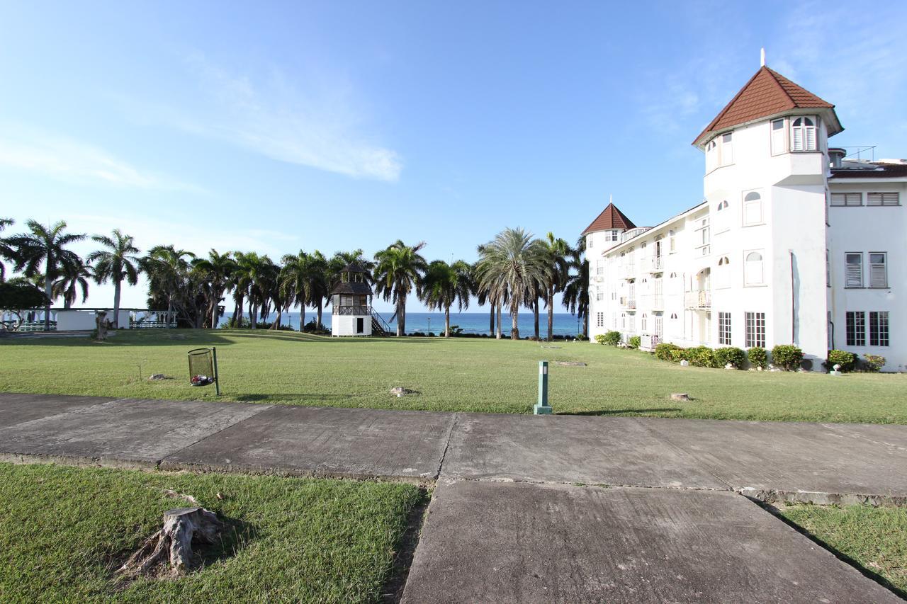 Seacastles By The Beach/Pool Бухта Монтего Экстерьер фото